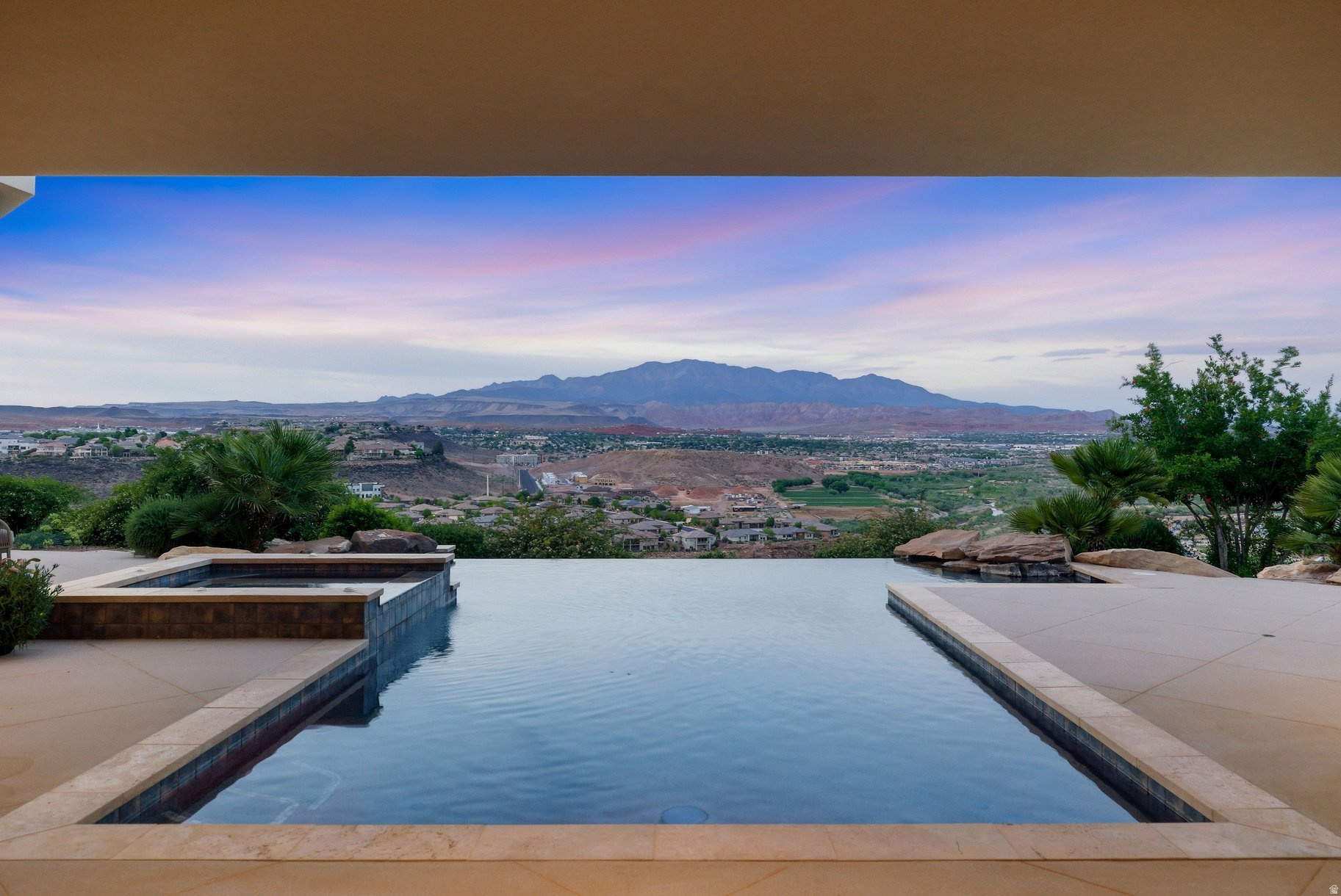 STONE CLIFF 5 - Residential