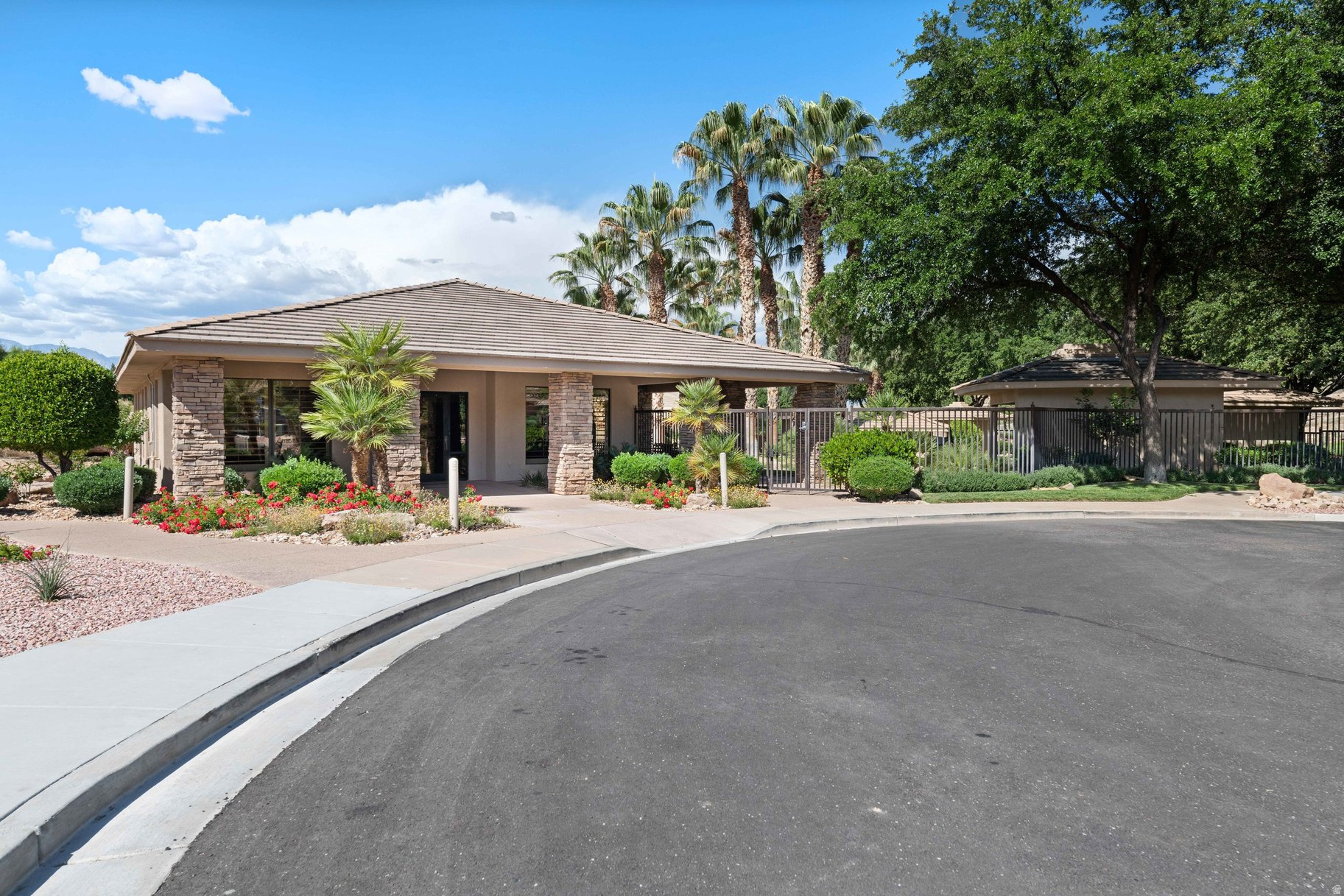 STONE CLIFF 5 - Residential