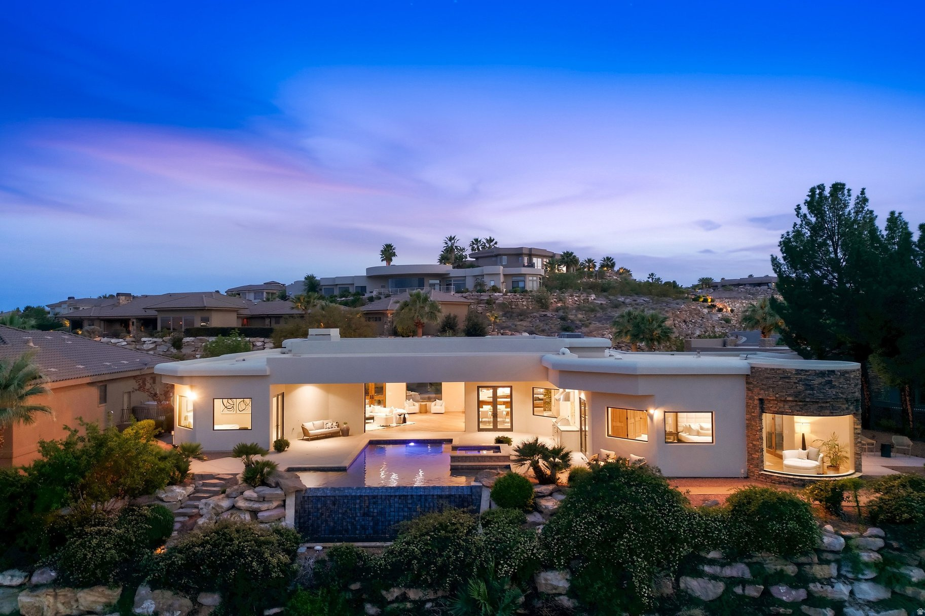 STONE CLIFF 5 - Residential