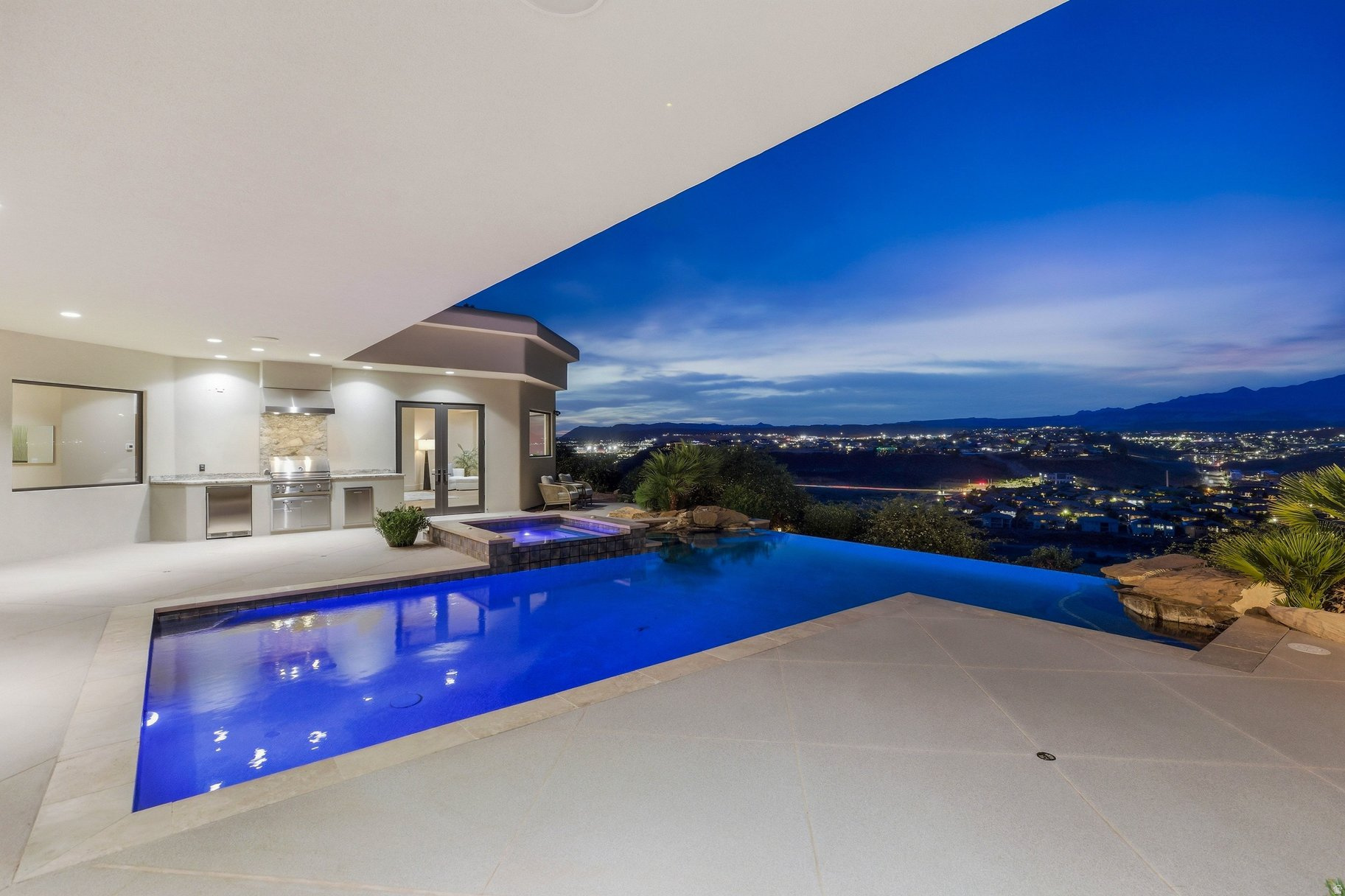 STONE CLIFF 5 - Residential