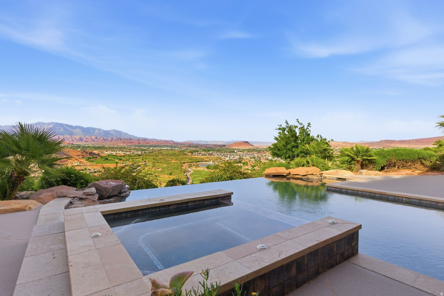 STONE CLIFF 5 - Residential