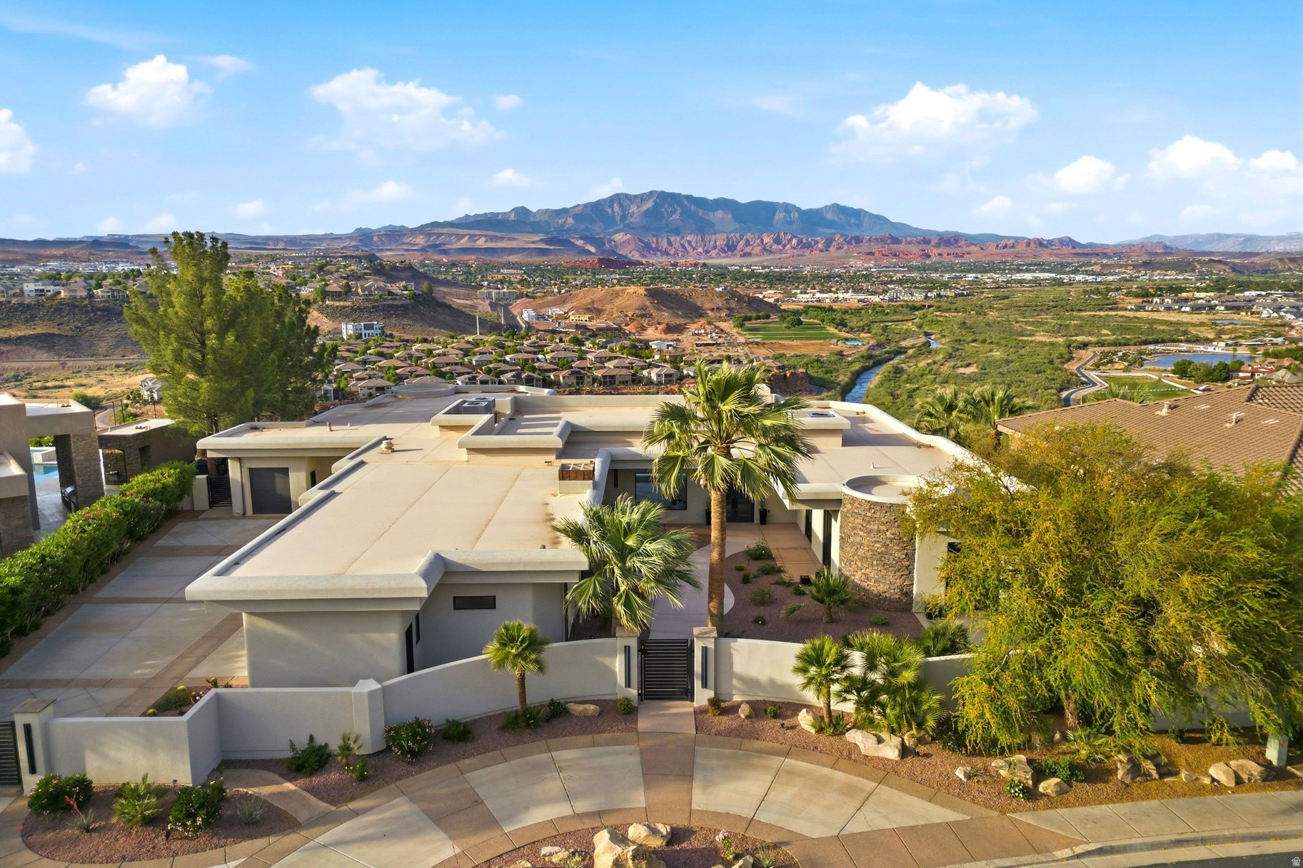 STONE CLIFF 5 - Residential
