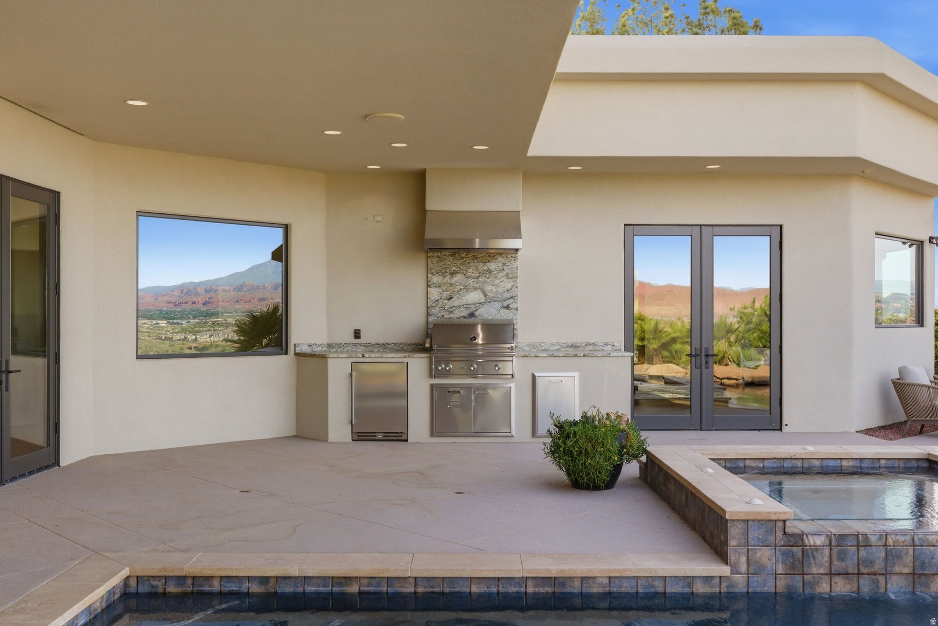STONE CLIFF 5 - Residential
