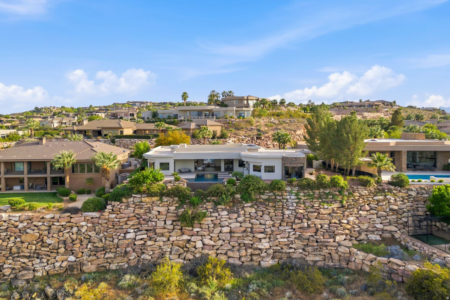 STONE CLIFF 5 - Residential