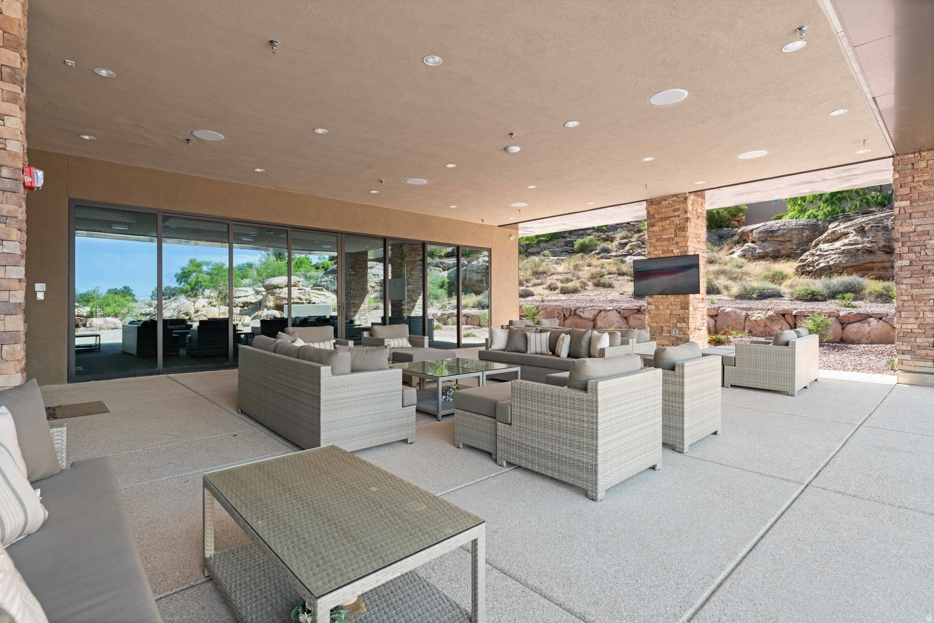 STONE CLIFF 5 - Residential