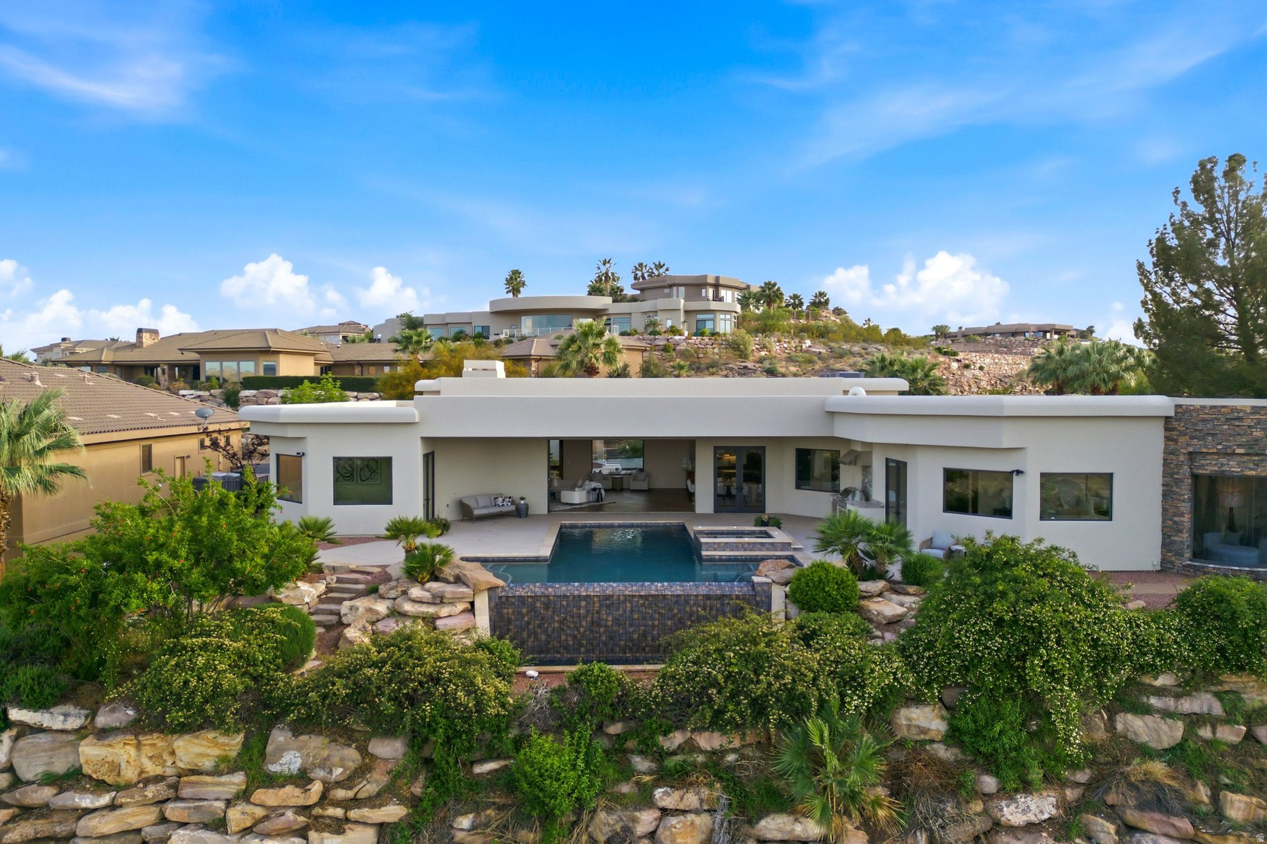 STONE CLIFF 5 - Residential