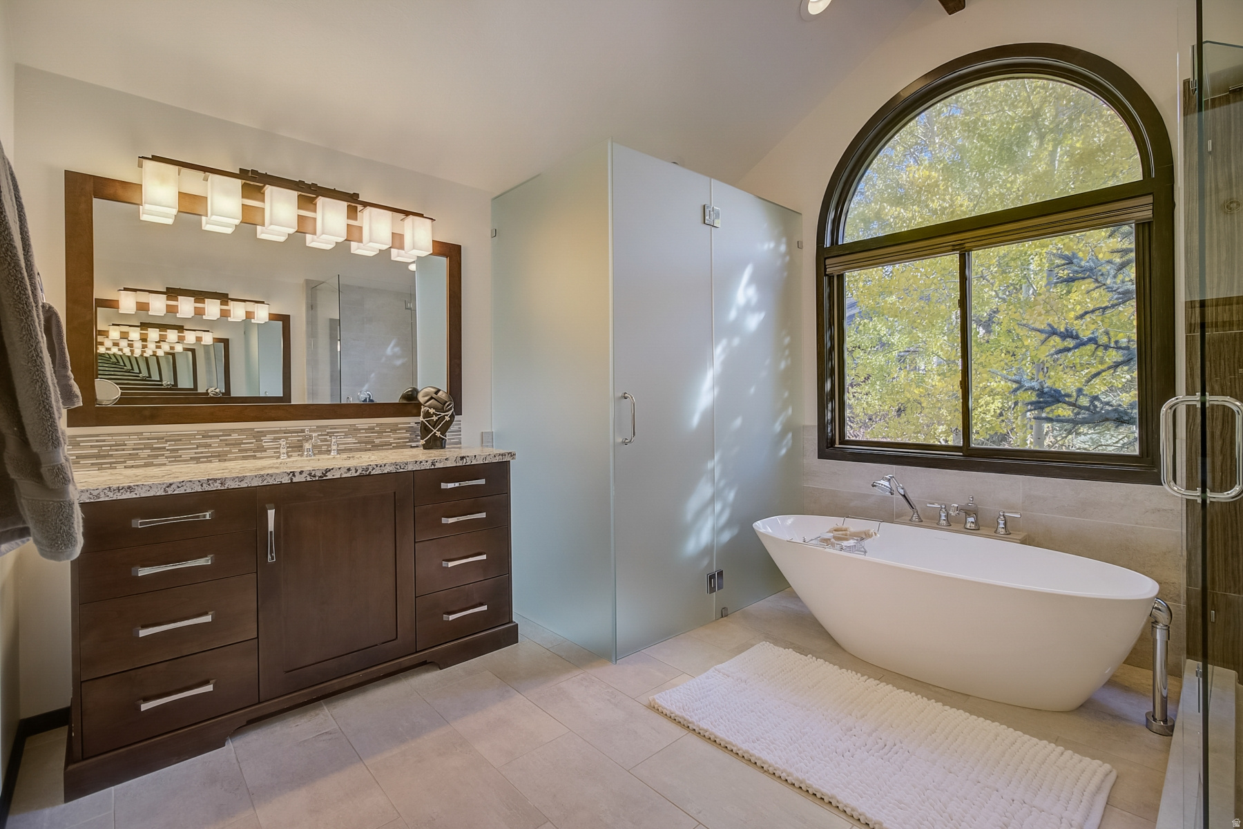 SILVER SPRINGS - Residential Lease