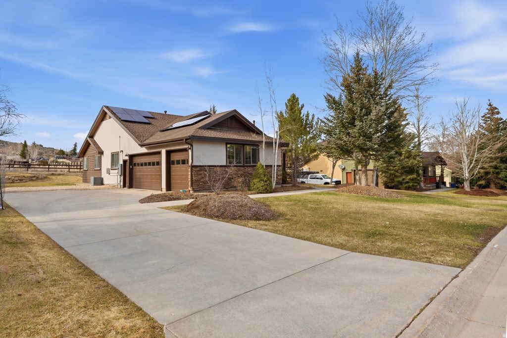 Photo of 6115 N KINGSFORD AVE, Park City, UT 84098 (MLS # 2141241)