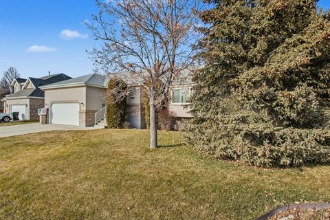 Tiny photo for 281 WINCHESTER DR, Springville, UT 84663 (MLS # 2132579)