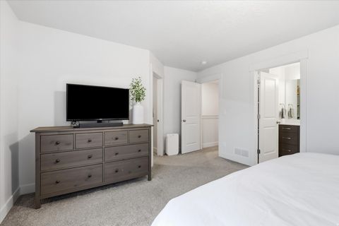 Tiny photo for 1564 E 460 S, Hyrum, UT 84319 (MLS # 2127749)