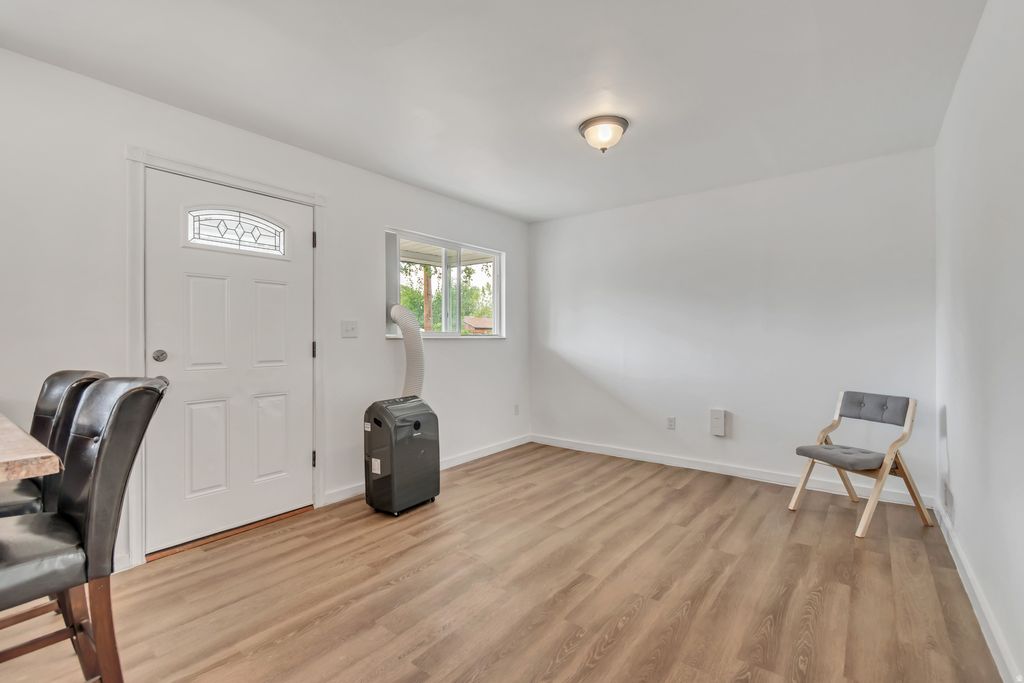 Photo of 1184 W 400 S, Salt Lake City, UT 84104 (MLS # 2159187)