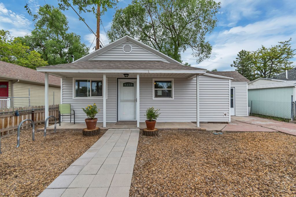 Photo of 1184 W 400 S, Salt Lake City, UT 84104 (MLS # 2159187)