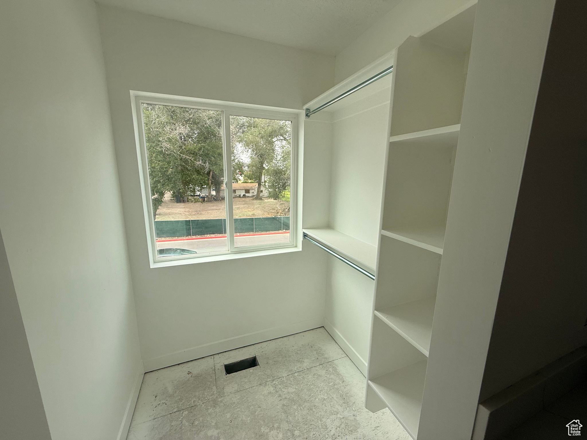 DIXON DOWNS - Residential