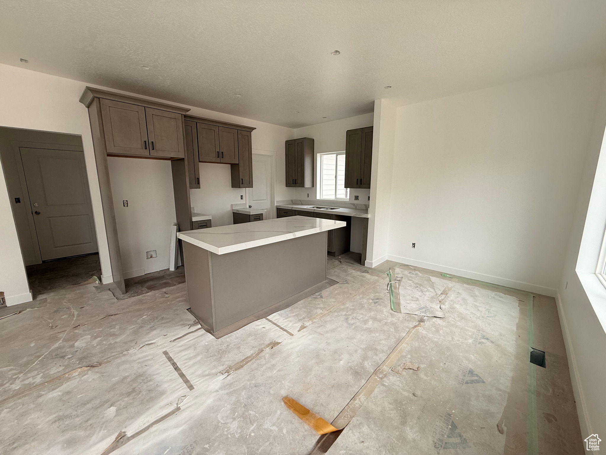 DIXON DOWNS - Residential