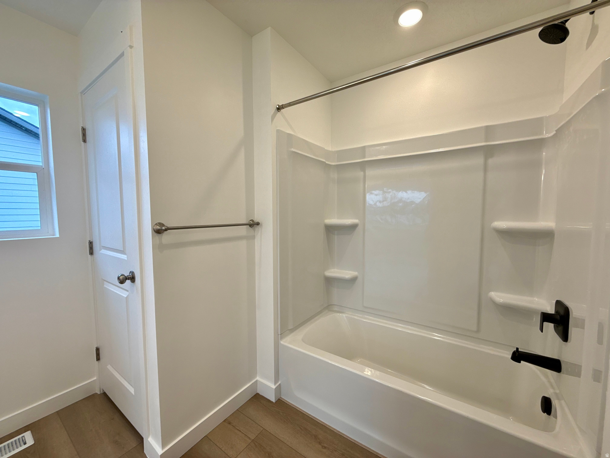 DIXON DOWNS - Residential