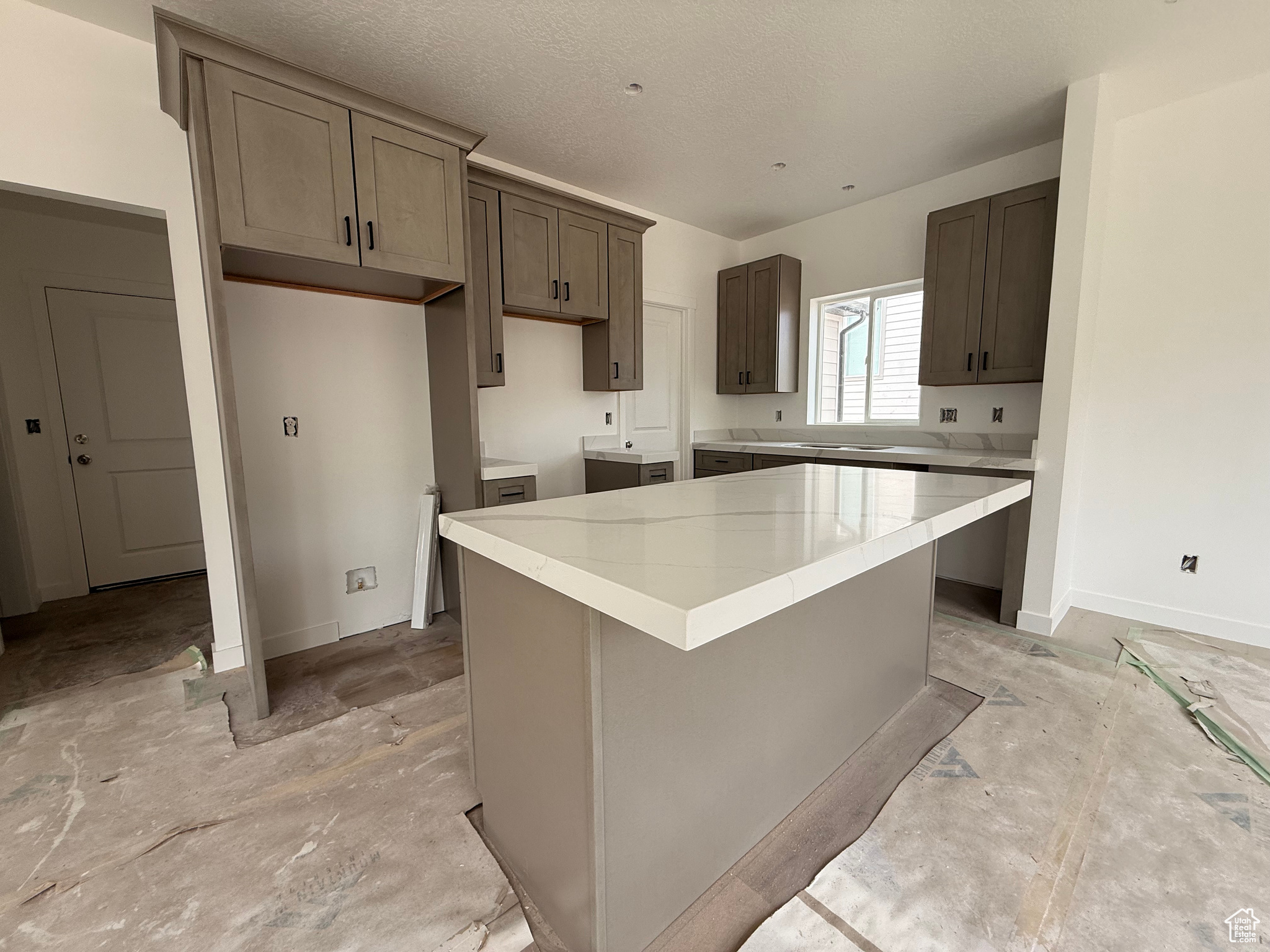DIXON DOWNS - Residential