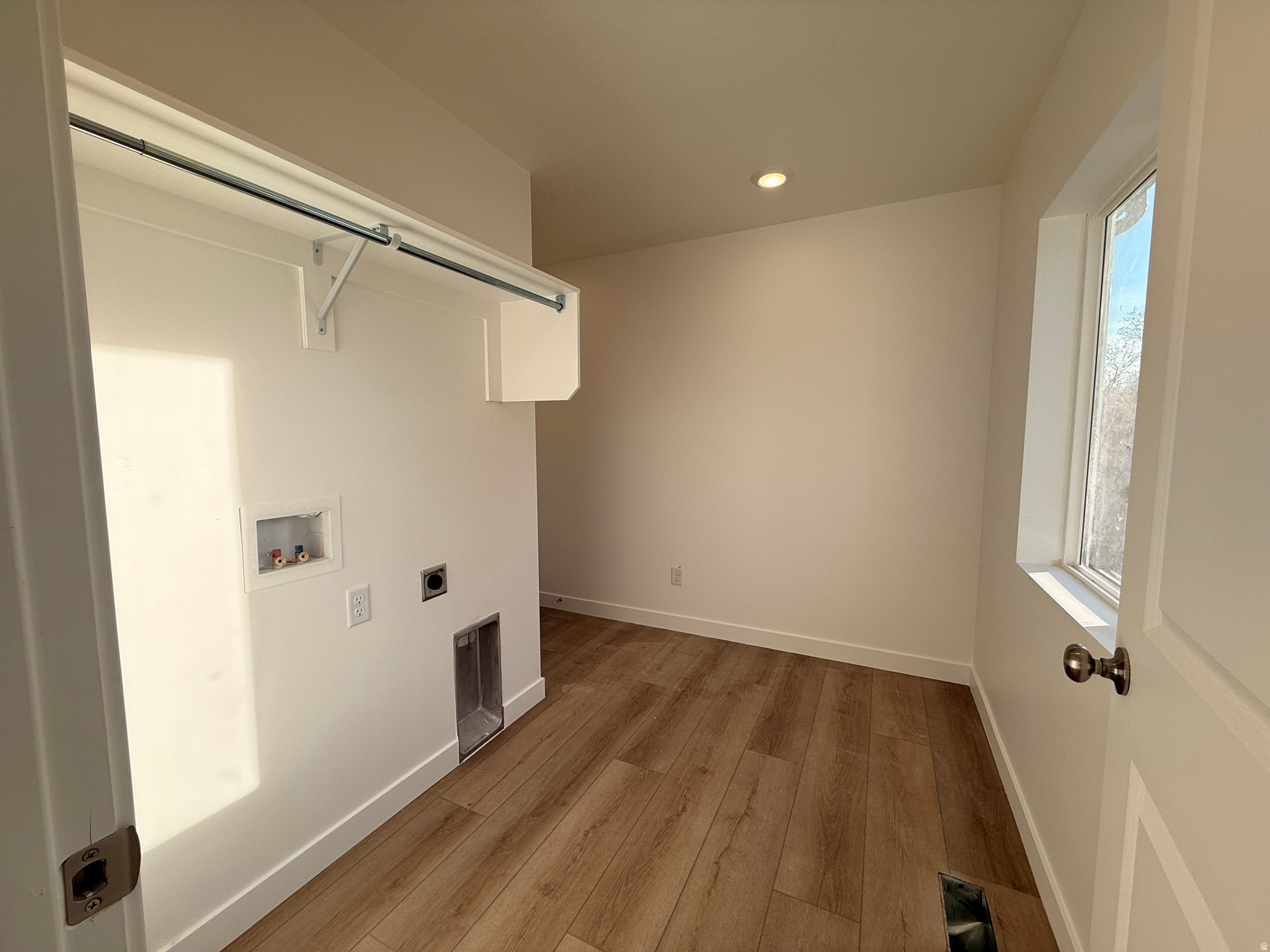 DIXON DOWNS - Residential