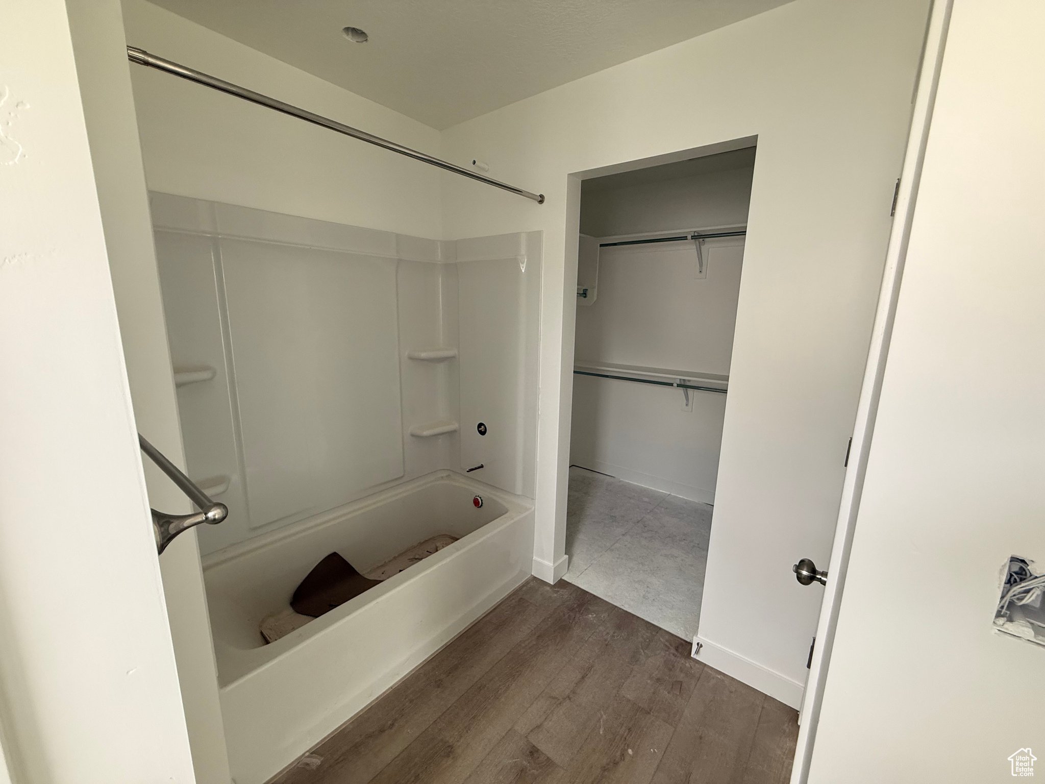 DIXON DOWNS - Residential