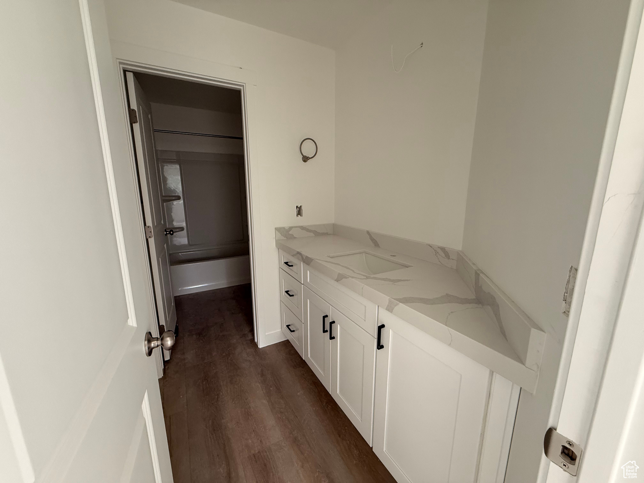DIXON DOWNS - Residential