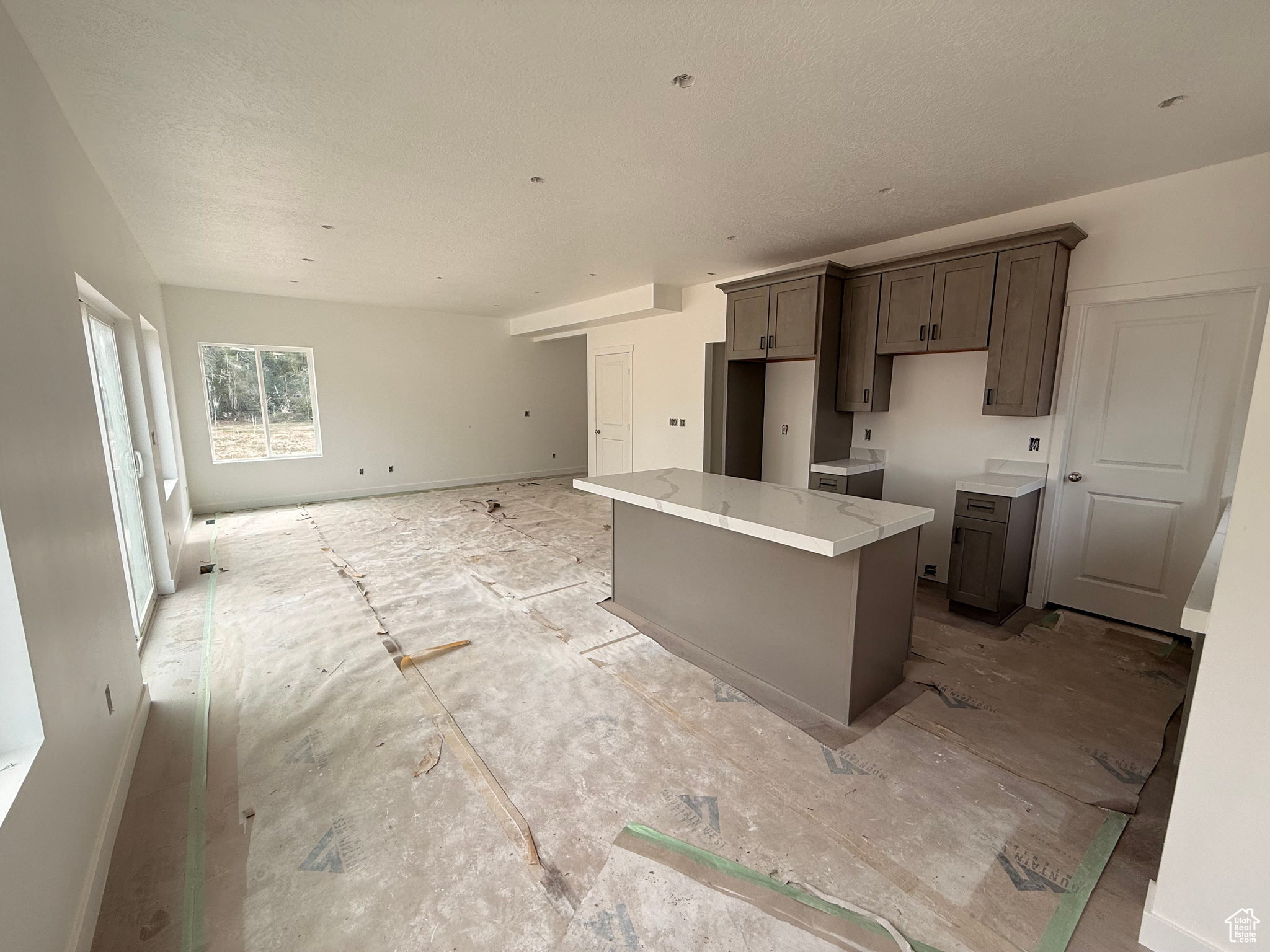 DIXON DOWNS - Residential