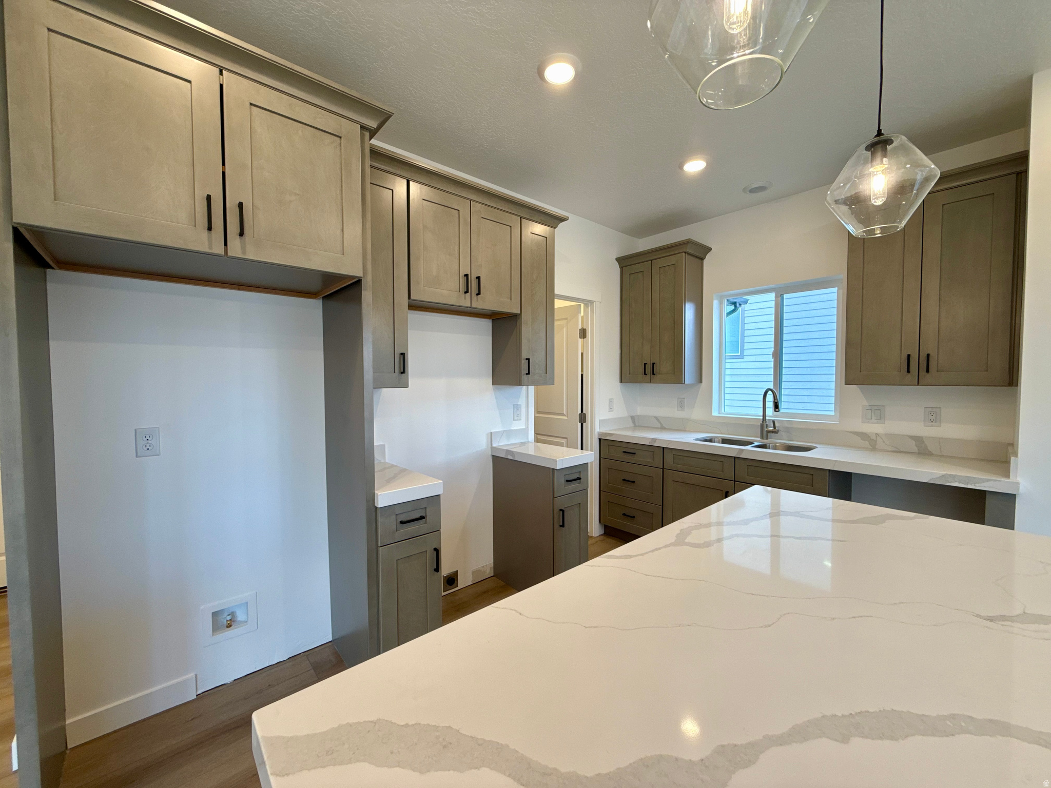 DIXON DOWNS - Residential