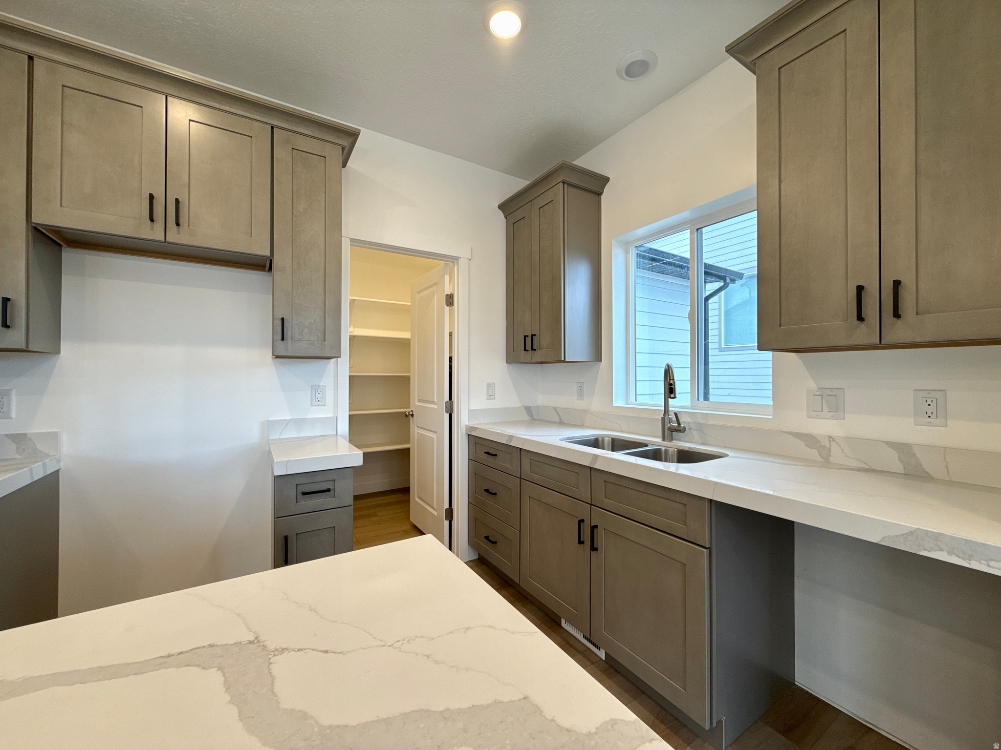 DIXON DOWNS - Residential