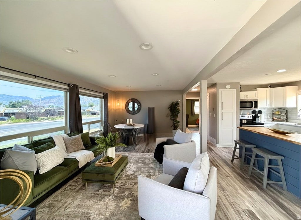 Photo of 135 E 4700 S, Washington Terrace, UT 84405 (MLS # 2163840)