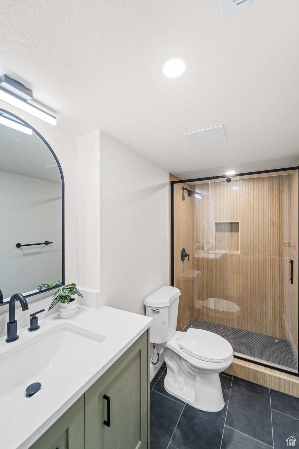 EDGEMOUNT HOMES CONDMN - Residential