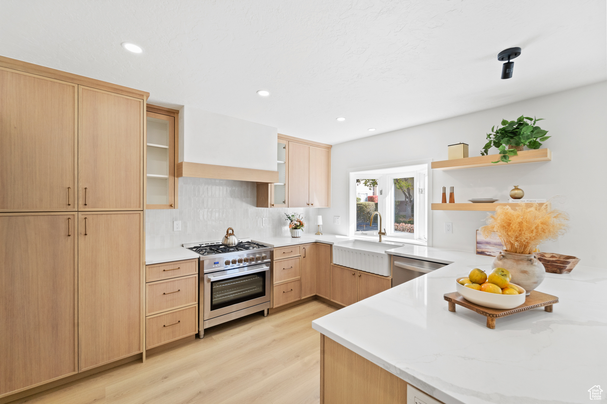 EDGEMOUNT HOMES CONDMN - Residential