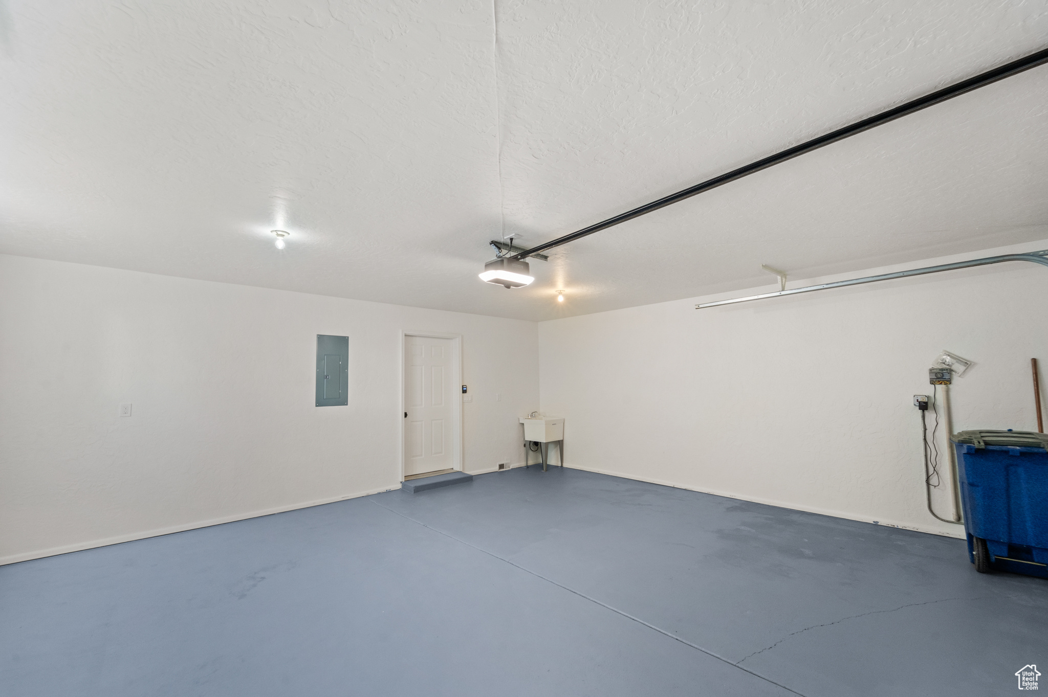 EDGEMOUNT HOMES CONDMN - Residential