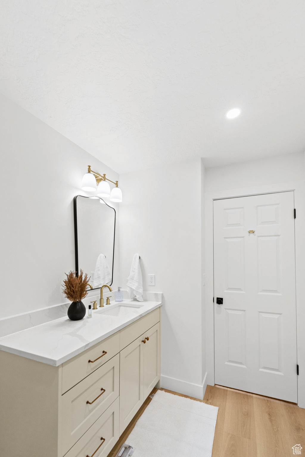 EDGEMOUNT HOMES CONDMN - Residential