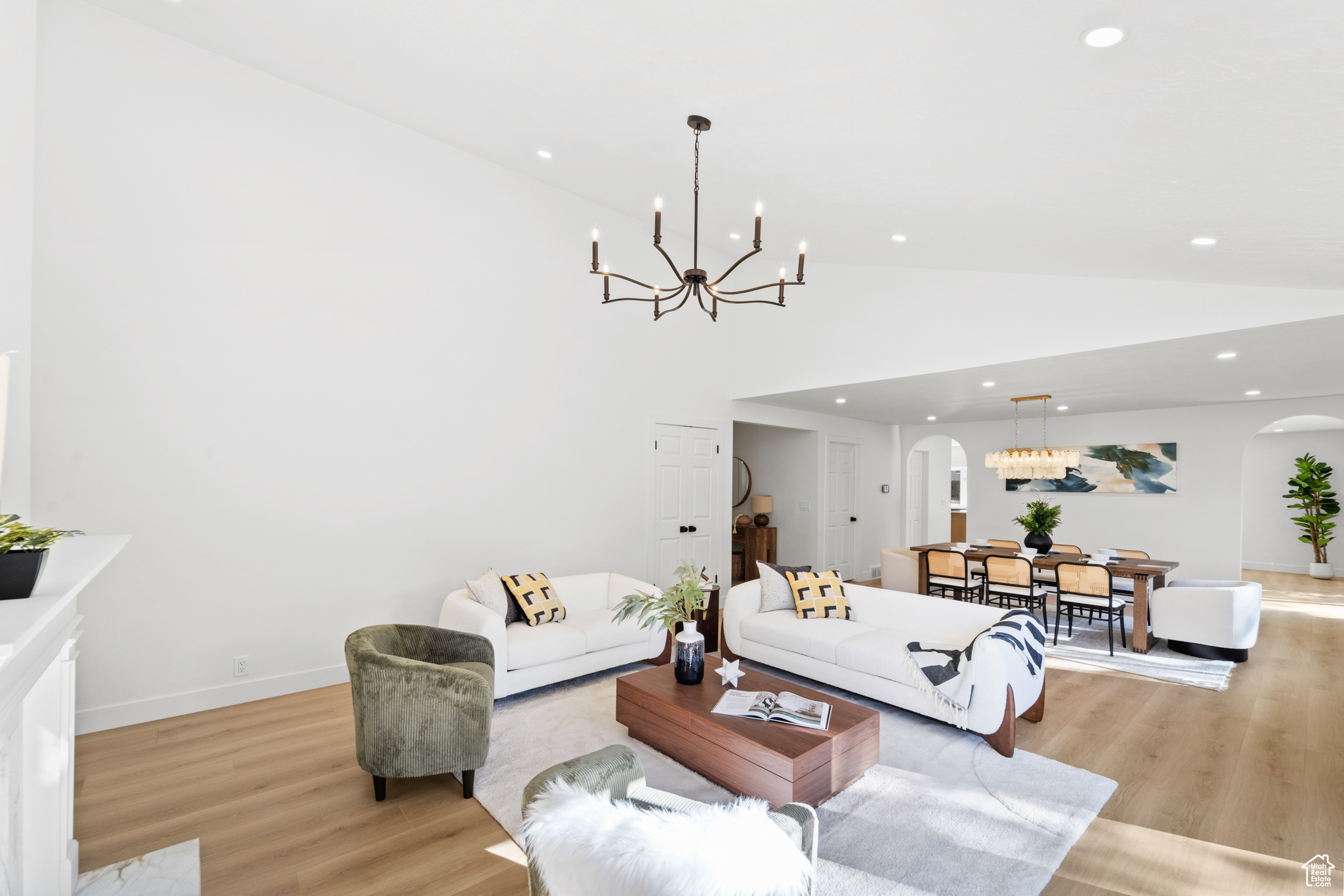 EDGEMOUNT HOMES CONDMN - Residential