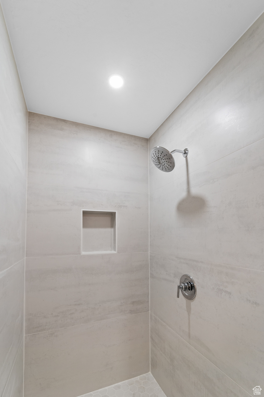 EDGEMOUNT HOMES CONDMN - Residential