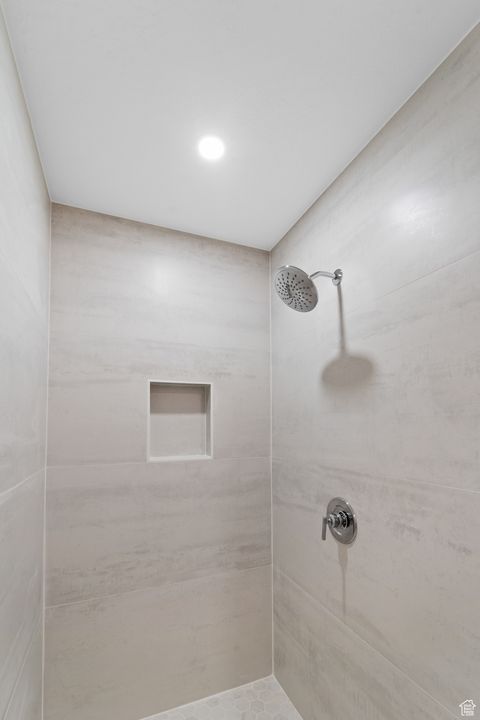 Tiny photo for 2056 E SIERRA VIEW CIR, Millcreek, UT 84109 (MLS # 2119675)