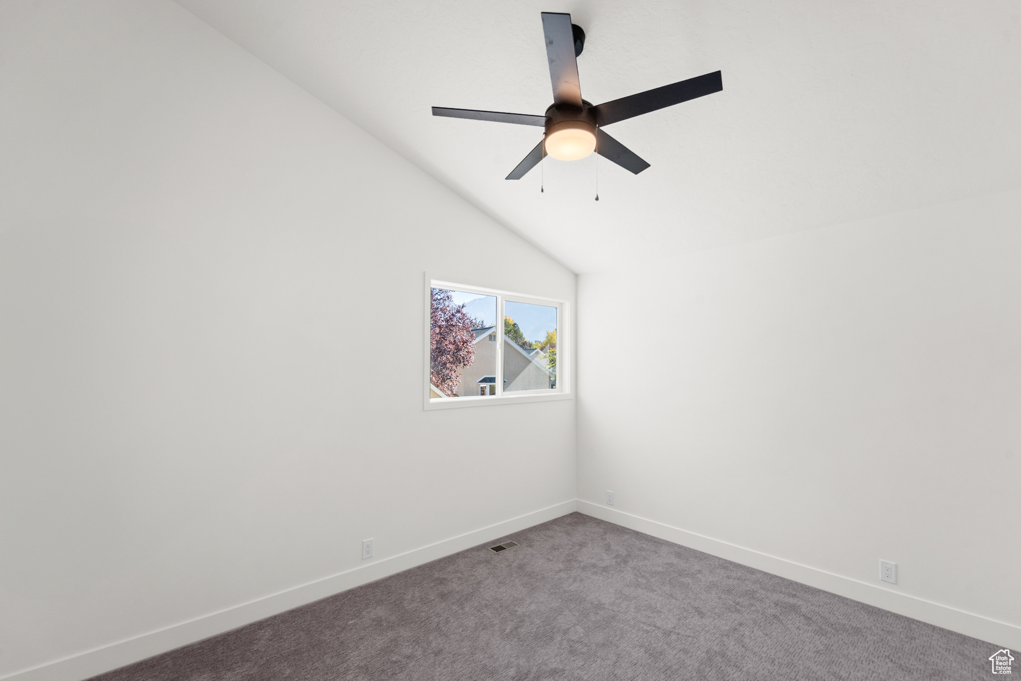 EDGEMOUNT HOMES CONDMN - Residential