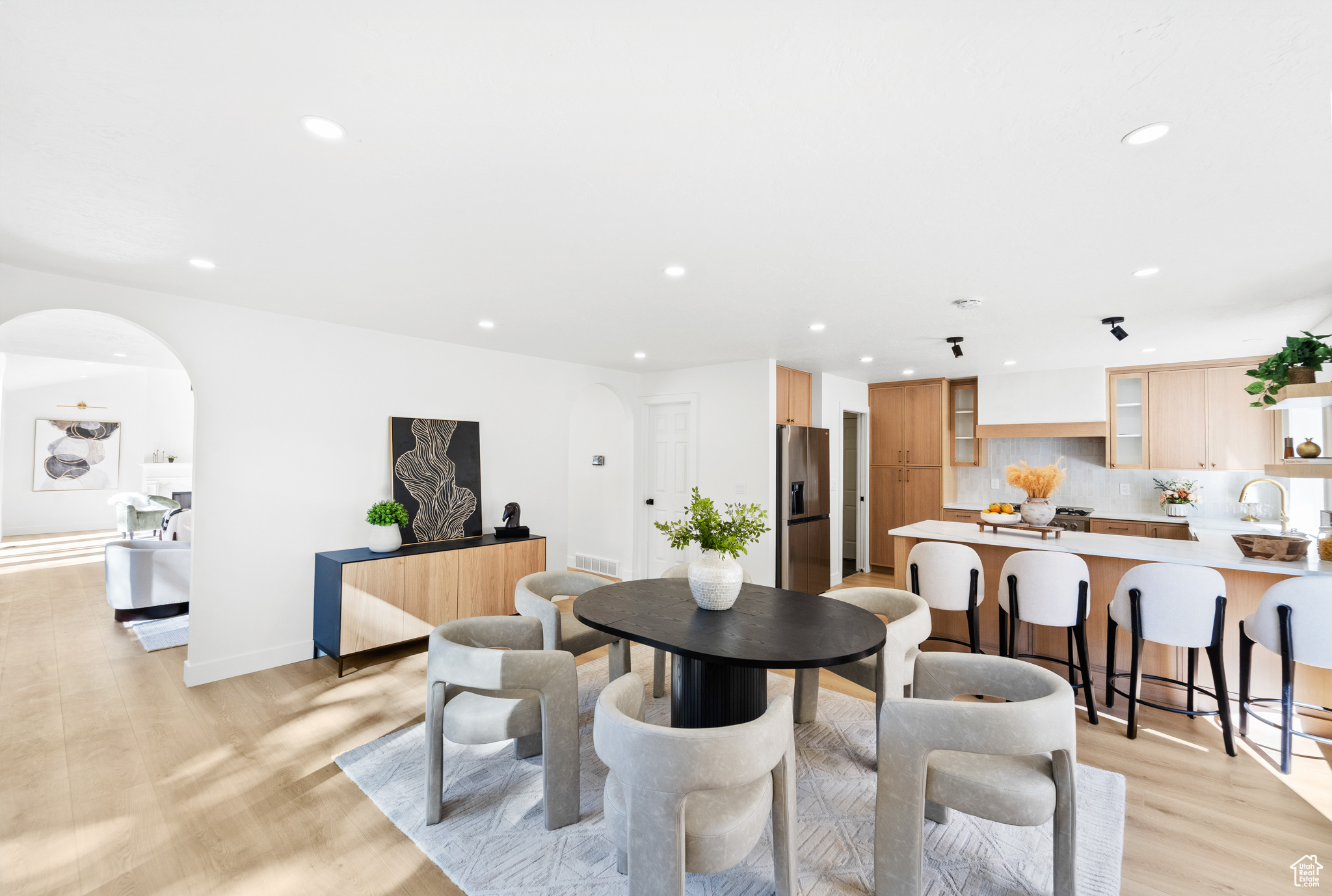 EDGEMOUNT HOMES CONDMN - Residential