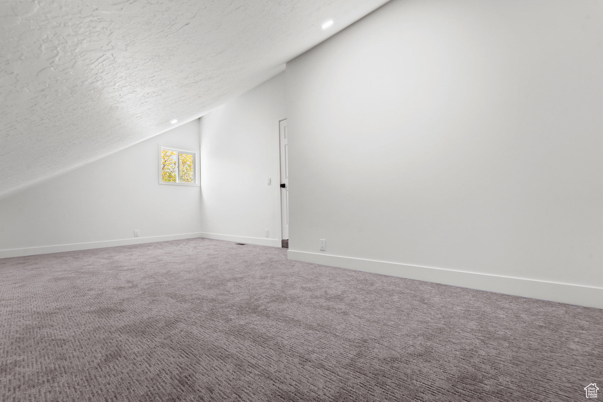 EDGEMOUNT HOMES CONDMN - Residential