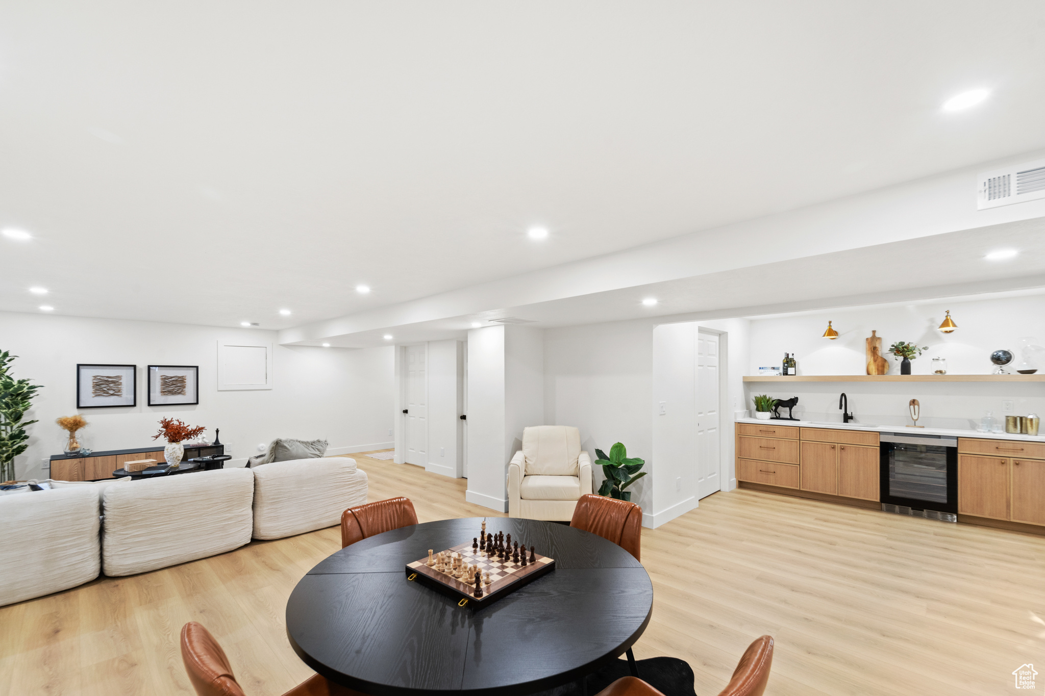 EDGEMOUNT HOMES CONDMN - Residential