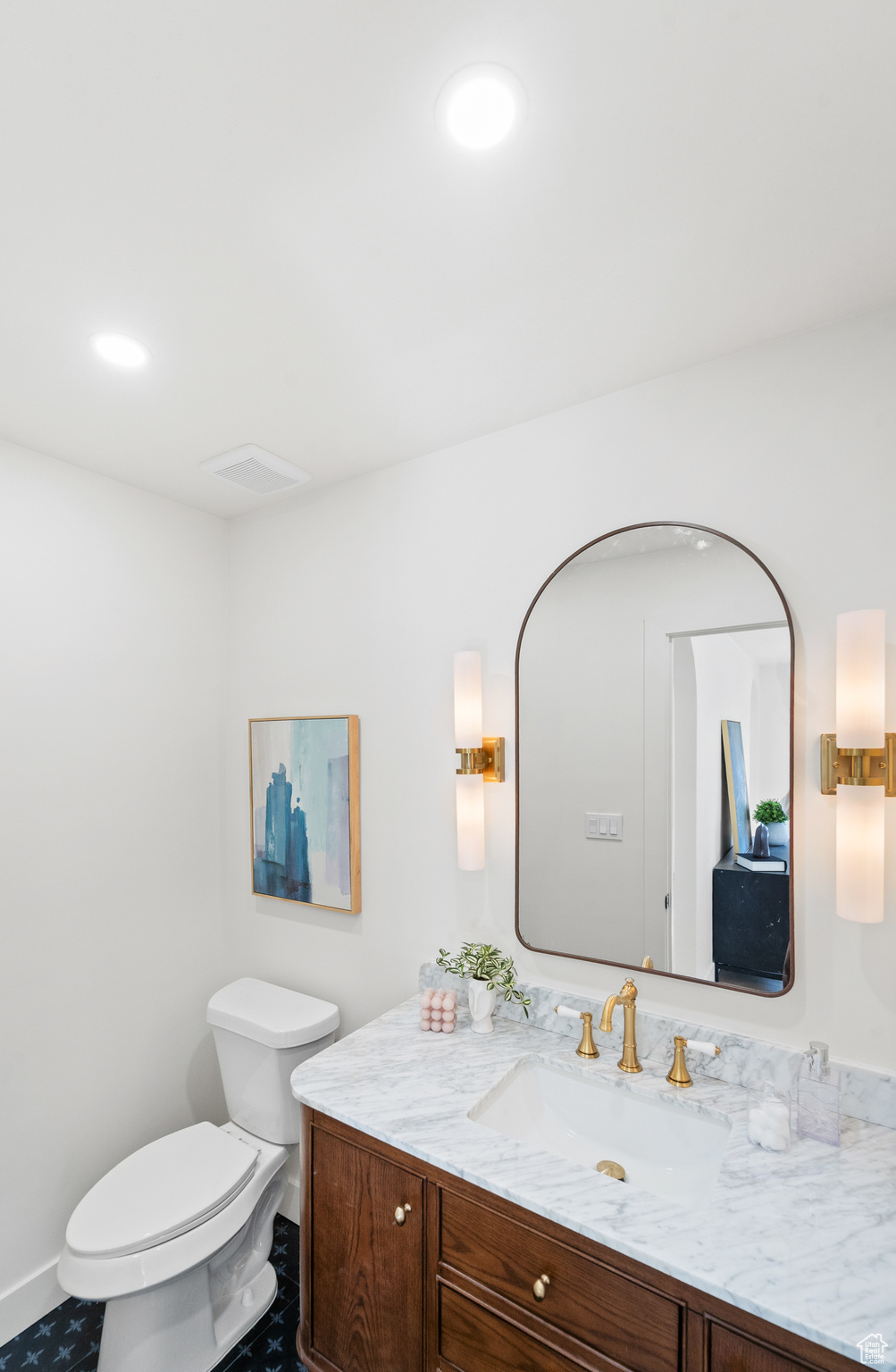 EDGEMOUNT HOMES CONDMN - Residential