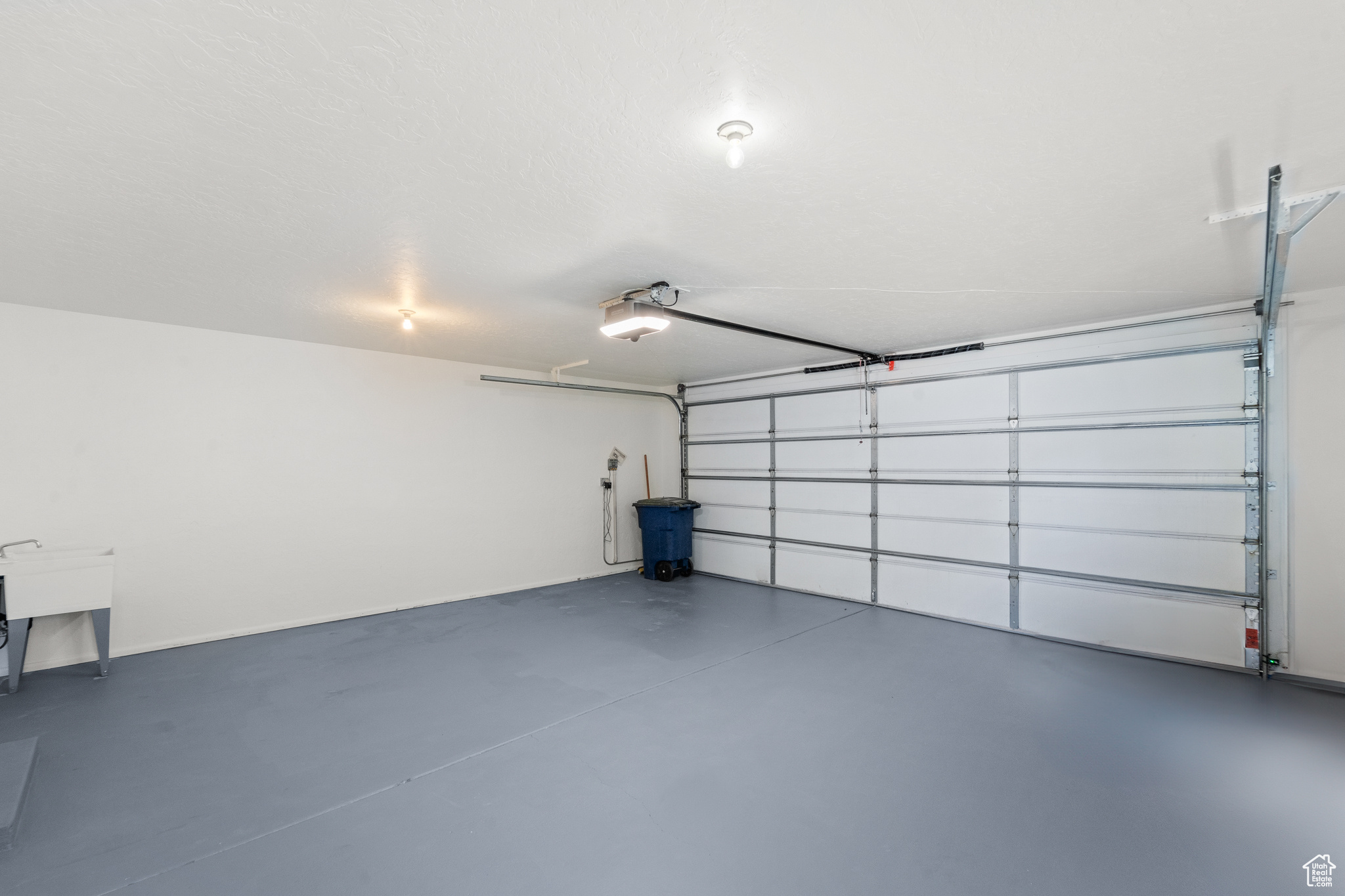 EDGEMOUNT HOMES CONDMN - Residential