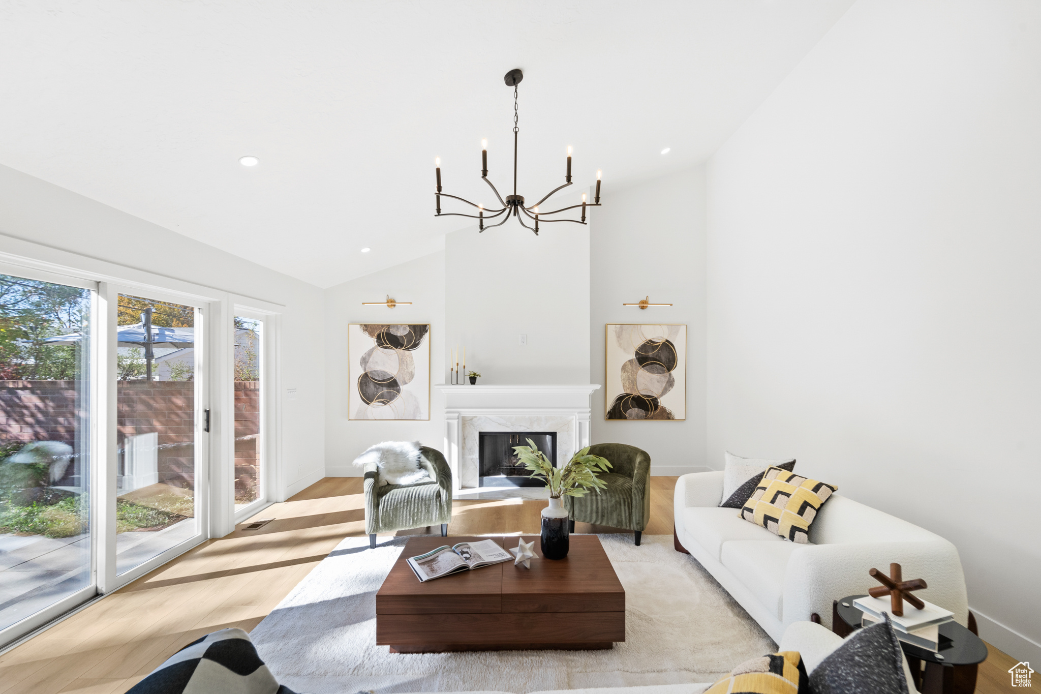 EDGEMOUNT HOMES CONDMN - Residential