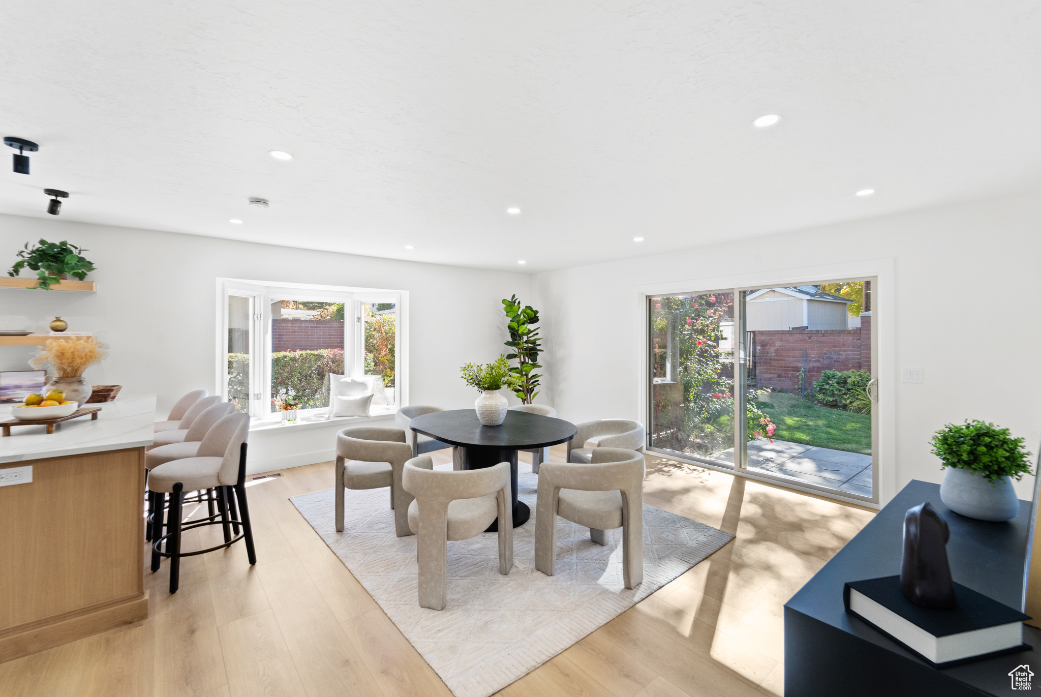 EDGEMOUNT HOMES CONDMN - Residential