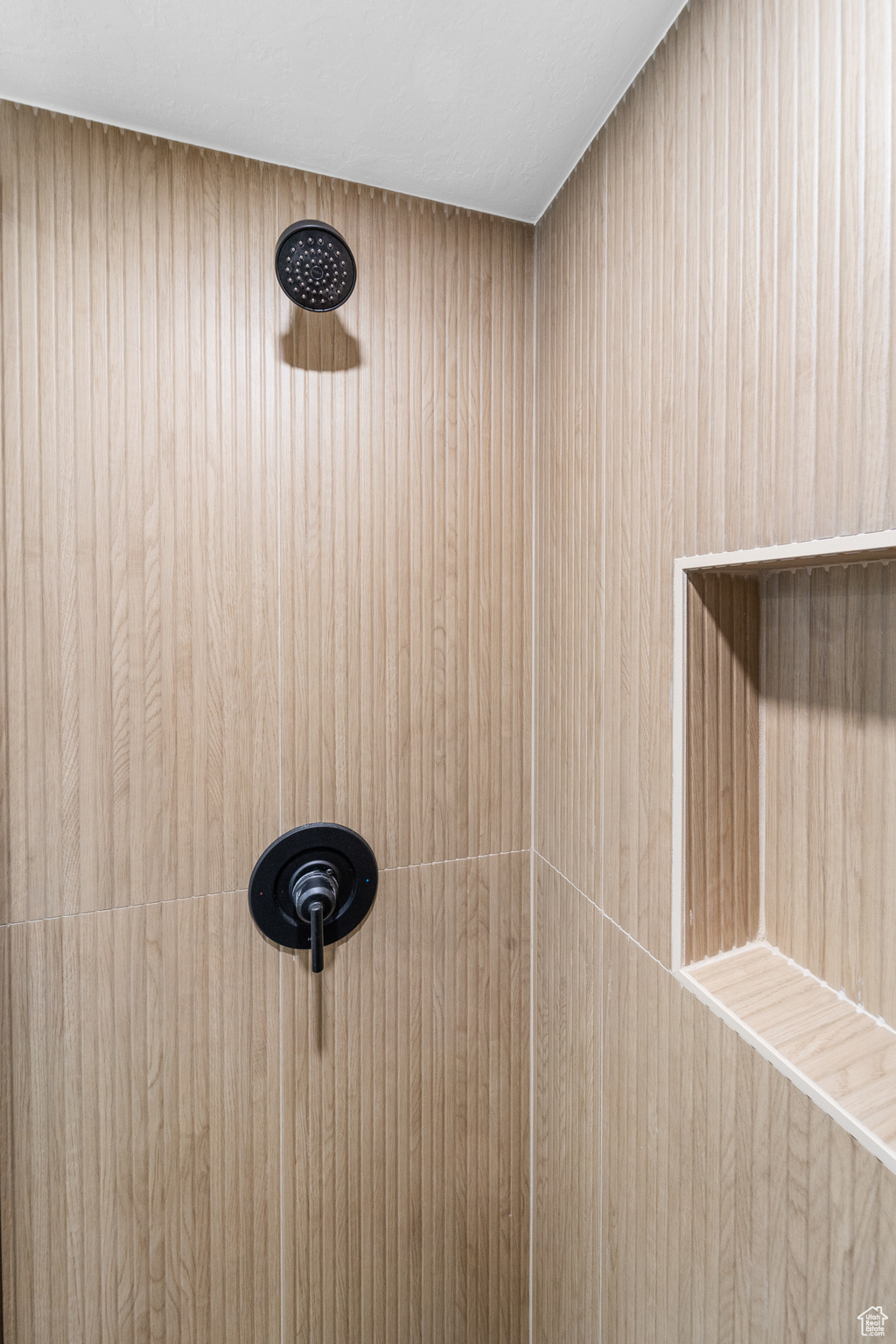 EDGEMOUNT HOMES CONDMN - Residential