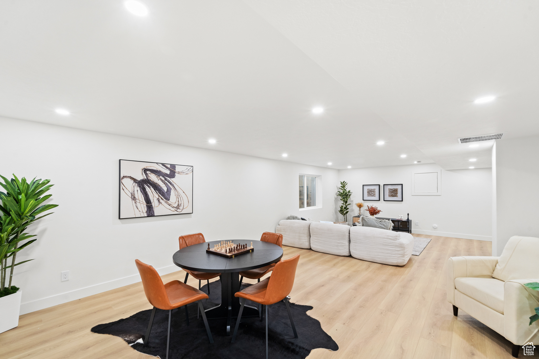 EDGEMOUNT HOMES CONDMN - Residential