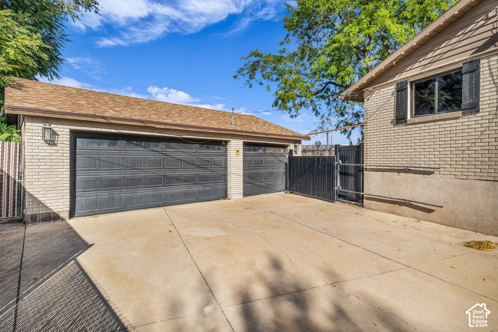 Photo of 760 N 100 W, Clearfield, UT 84015 (MLS # 2189375)