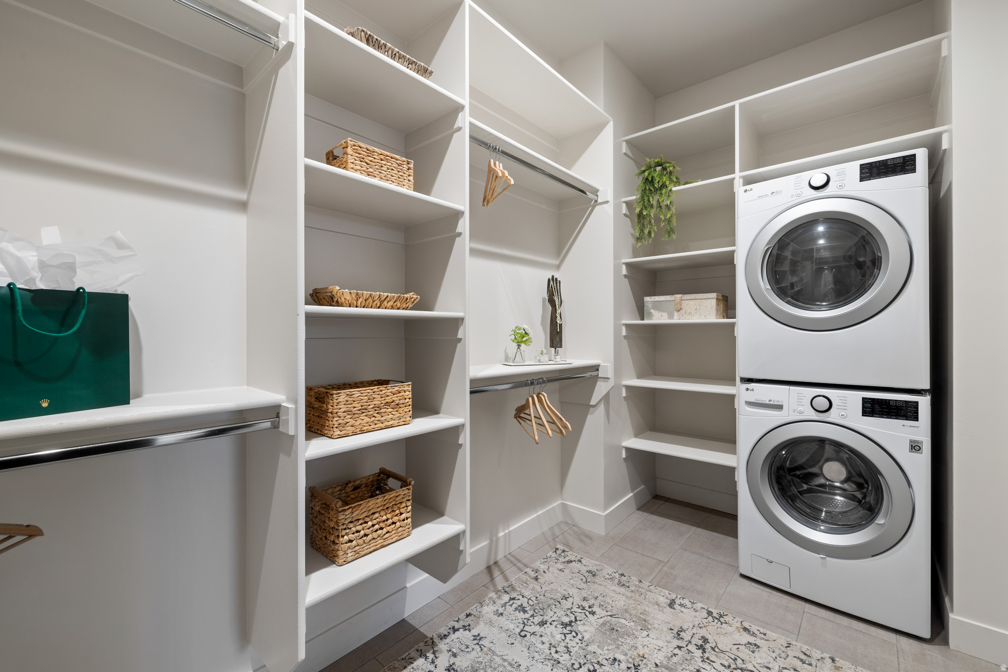 RED LEDGES - Residential