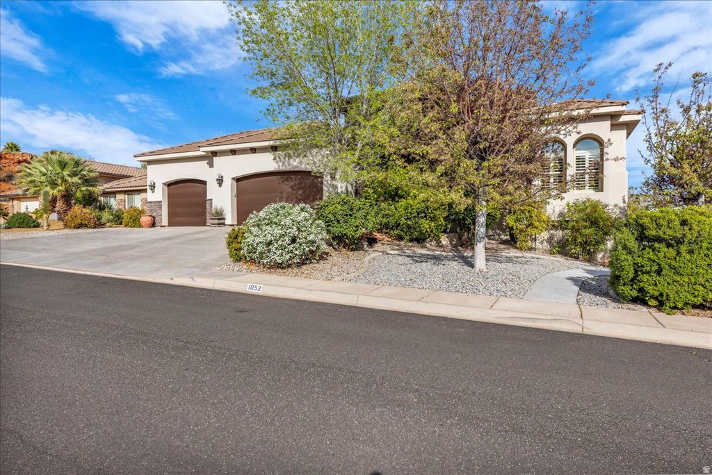 Photo of 1052 N 1830 CIR E, Saint George, UT 84770 (MLS # 2145653)