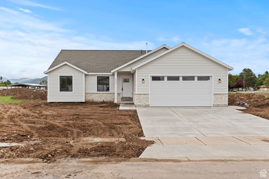 Pictures are the same home recently built in a different neighborhood. Colors and cabinets may change. Brand new construction with a great floor plan in an all new neighborhood! Close to everything fun that happens in Preston City and not too far from downtown. The great room is vaulted, spacious and ready to entertain your guests. The kitchen is also a great setup and will have solid surface countertop's, don't forget the huge walk in pantry. Features a large mater suit as well. Will be ready to move in before Christmas! This home will not have the gas fireplace as shown in the picture.