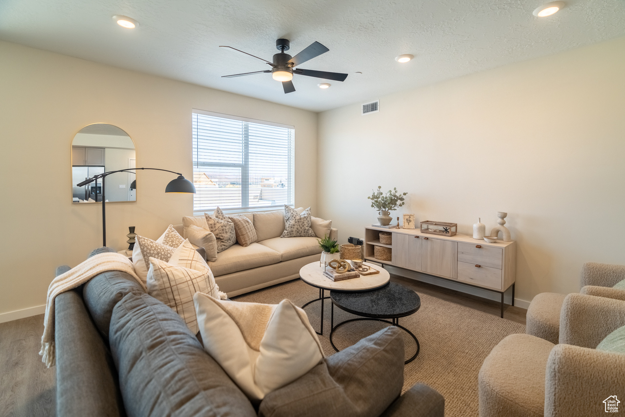 DESERT COLOR - Residential