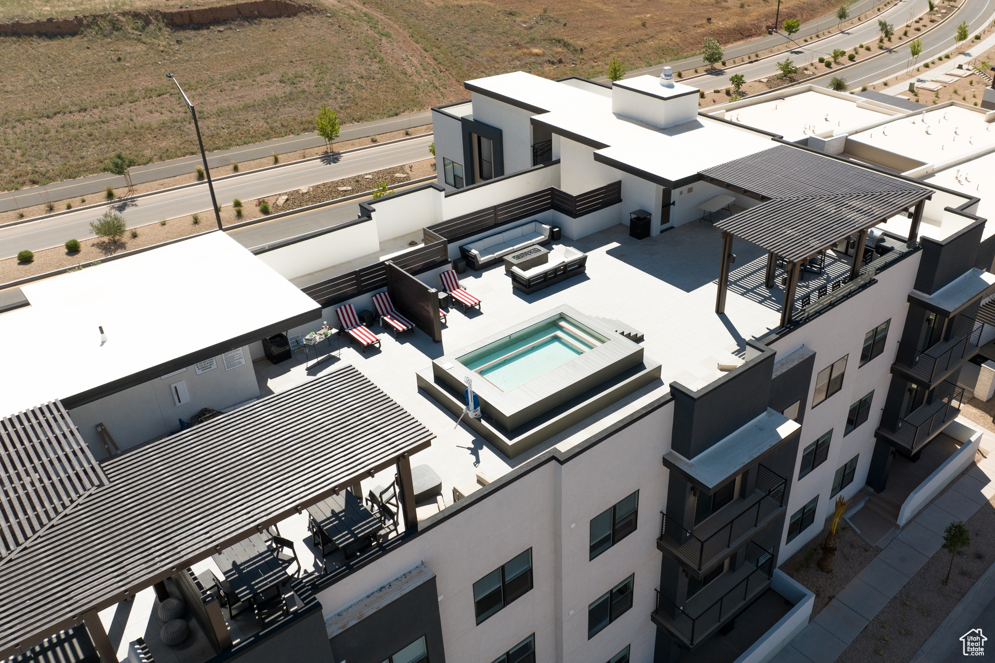 DESERT COLOR - Residential